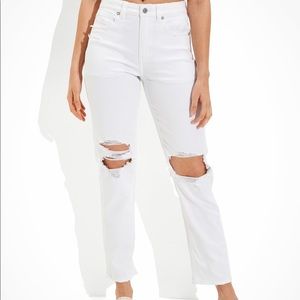 American Eagle Ripped Mom Straight Jeans size 6 Extra Long